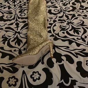 Gold boots size 8 never worn